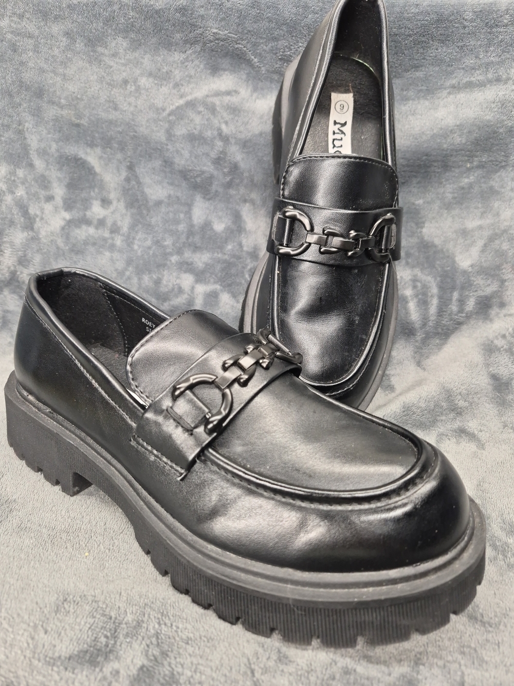 Mudd Roey Chunky Black Lug Sole Chain Loafer Ridge Platform  9 Chain Acent